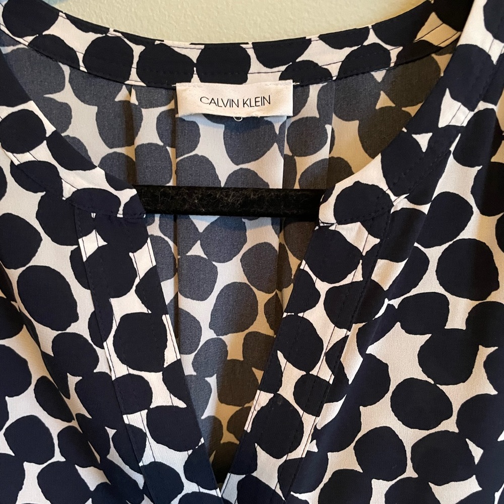 calvin klein tallia flutter sleeve blouse navy white